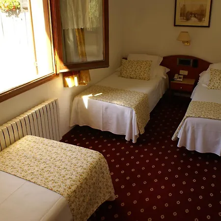 فندق Edelweiss 2*